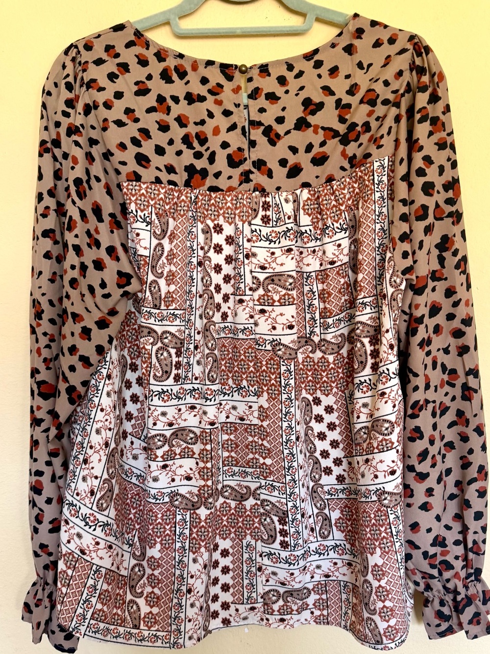 Andree by Unit mixed media flowy blouse size